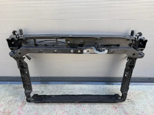 Support de traverse avant VW Passat B9 3J0805588C