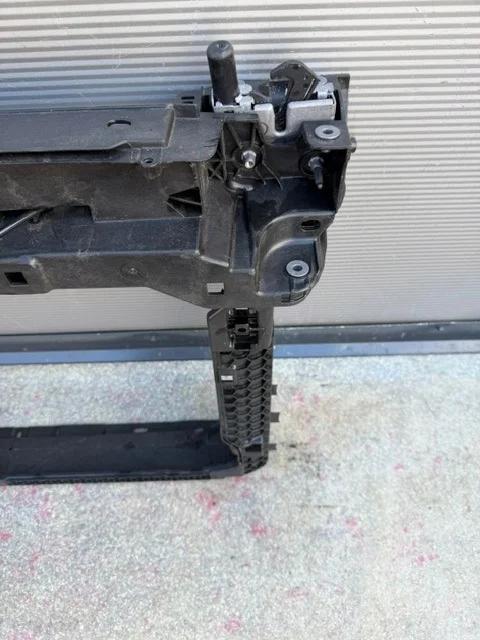 Support de traverse avant VW Passat B9 3J0805588C image 3