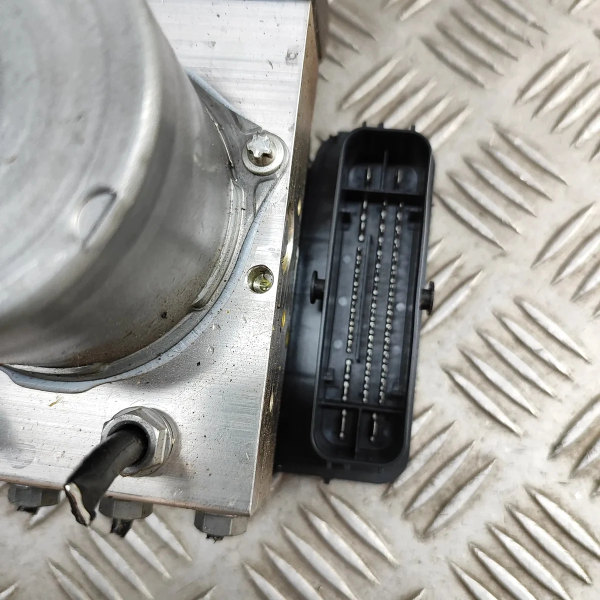 Pompe ABS Audi A6 C8 4K0907379AB Occasion image 8