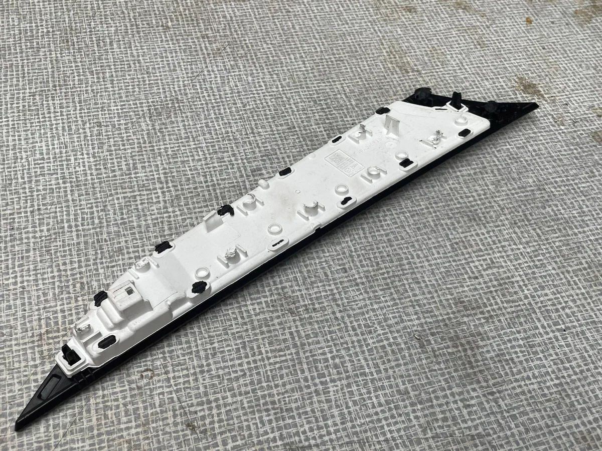 Bandeau porte droite avant VW Tiguan image 4