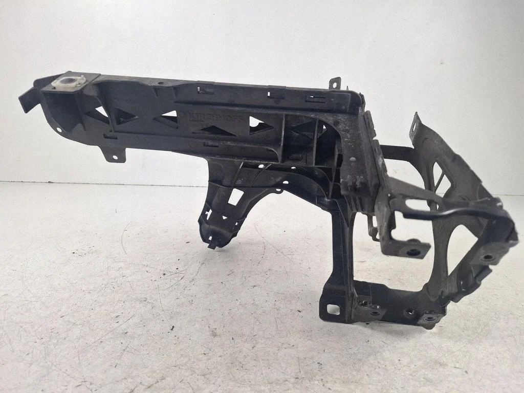 Suporte Farol Direito BMW 6 Coupe F13 Usado
