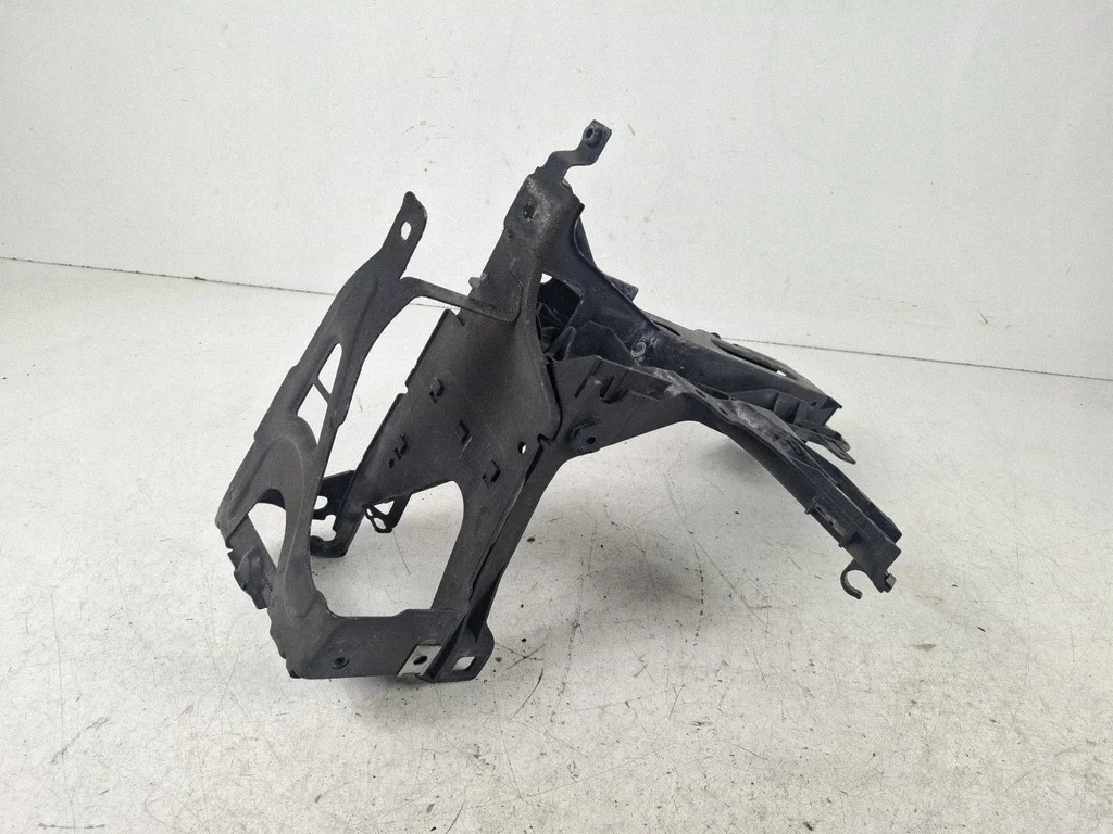 BMW 6 Coupe F13 Scheinwerferhalter rechts gebraucht image 6