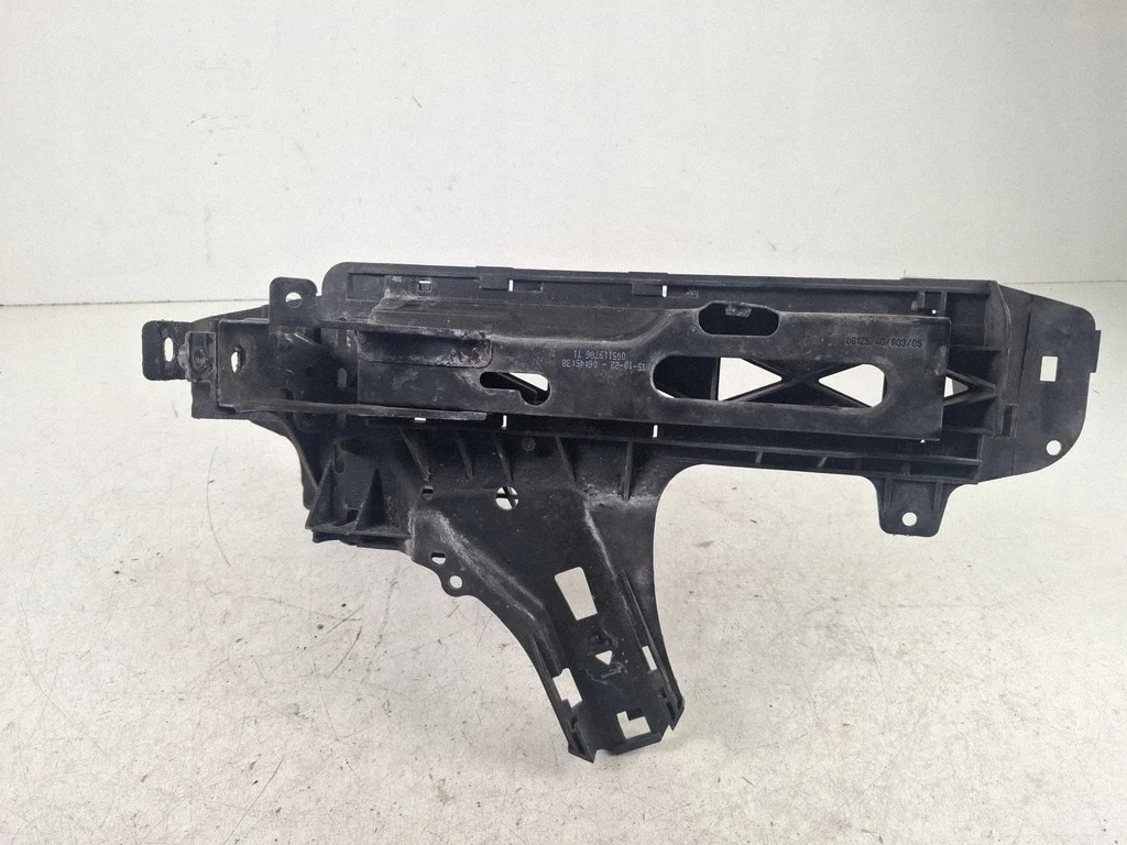 BMW 6 Coupe F13 Scheinwerferhalter rechts gebraucht image 7
