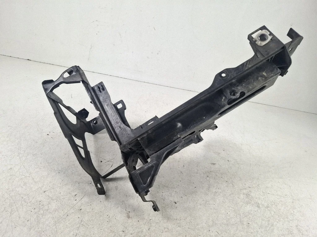 BMW 6 Coupe F13 Scheinwerferhalter rechts gebraucht image 8