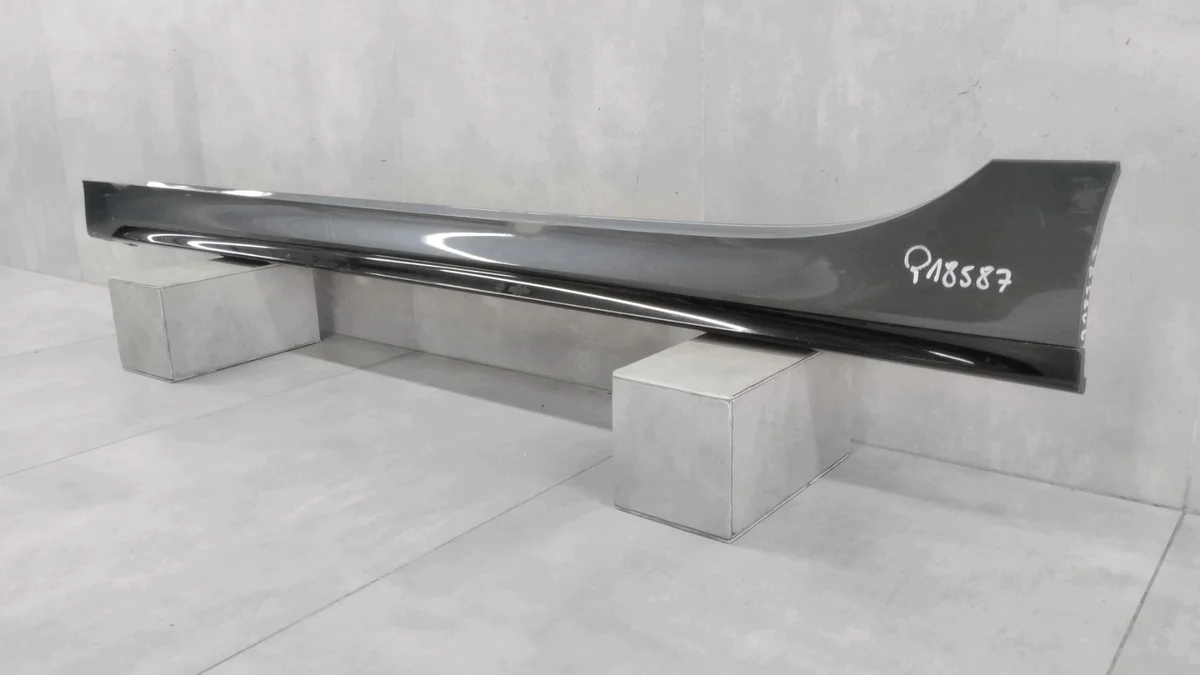 Schwellerleiste links BMW 1 F40 M Paket image 3