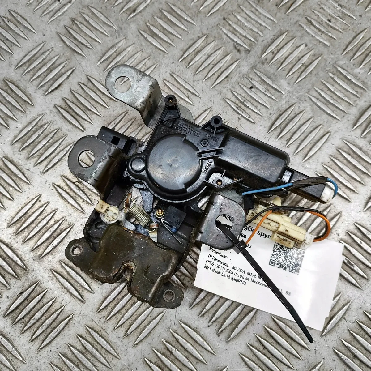 Mazda MX-5 NC Trunk Lock Latch Used image 5