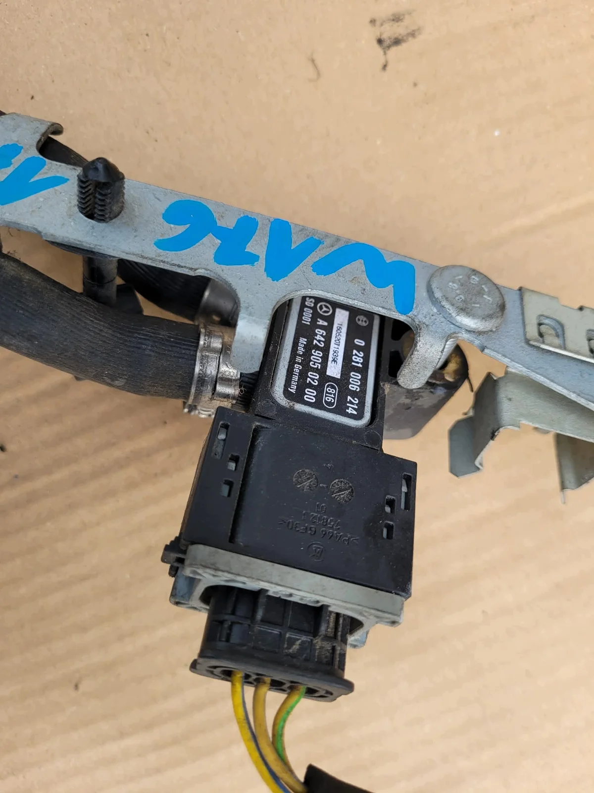 Mercedes A W176 Pressure Sensor A6429050200 image 4