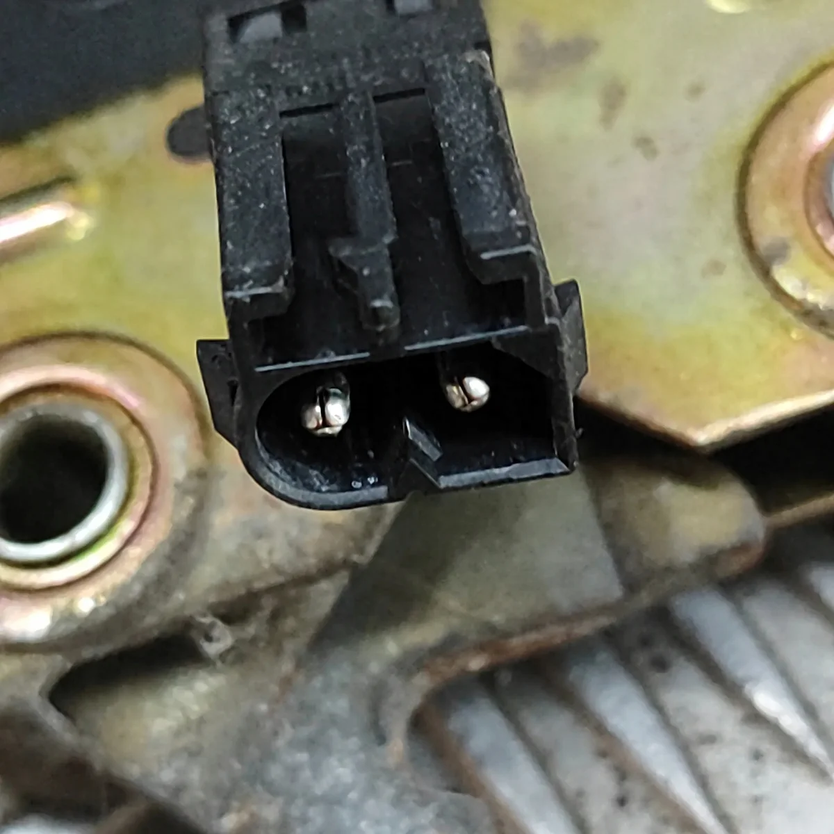 Porsche Boxster 986 Trunk Latch Used image 4