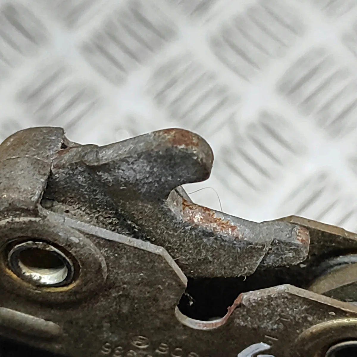 Porsche Boxster 986 Trunk Latch Used image 5