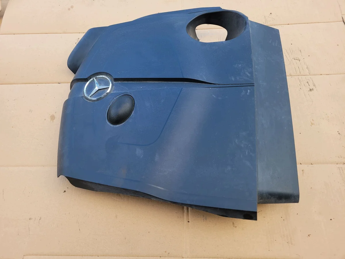 Couvre-moteur Mercedes A W176 A6510109815 image 3