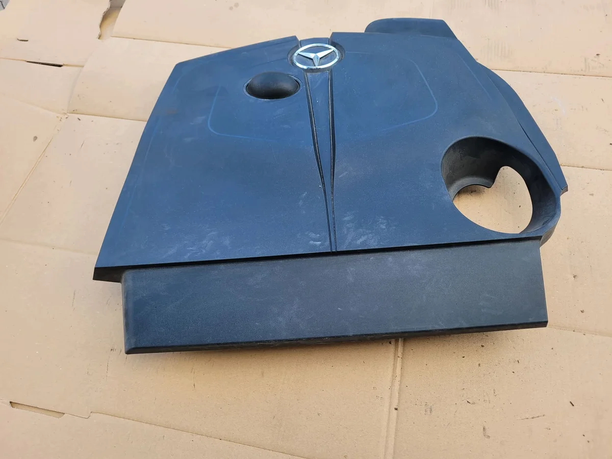Couvre-moteur Mercedes A W176 A6510109815 image 4