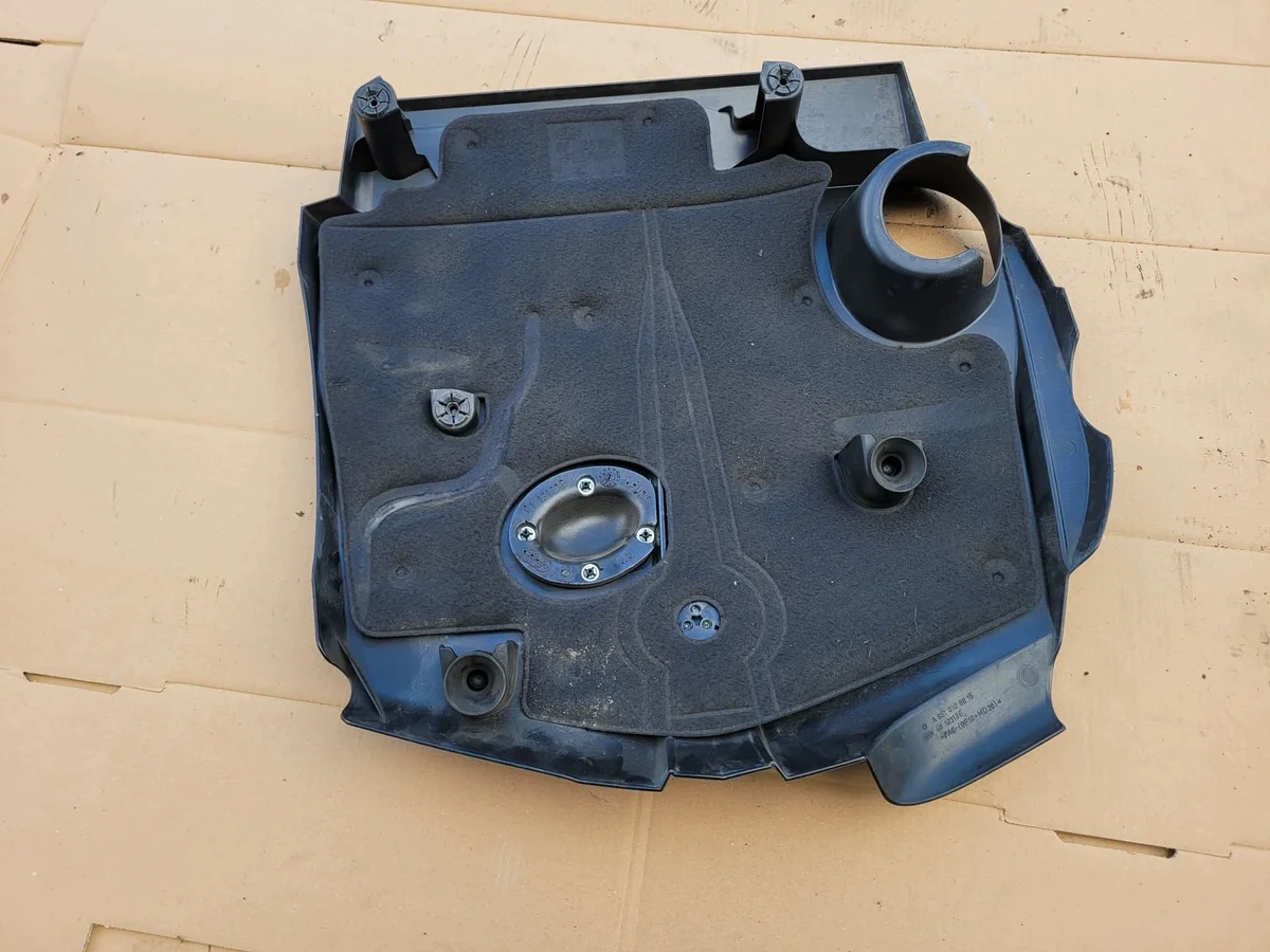 Couvre-moteur Mercedes A W176 A6510109815 image 5