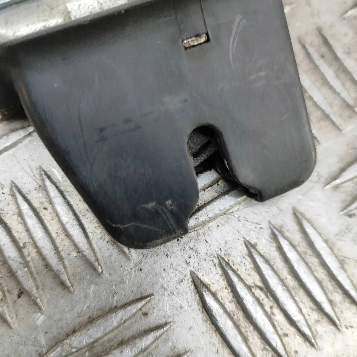 Fechadura Porta-Malas Lexus GS 6460030120 Usada image 5