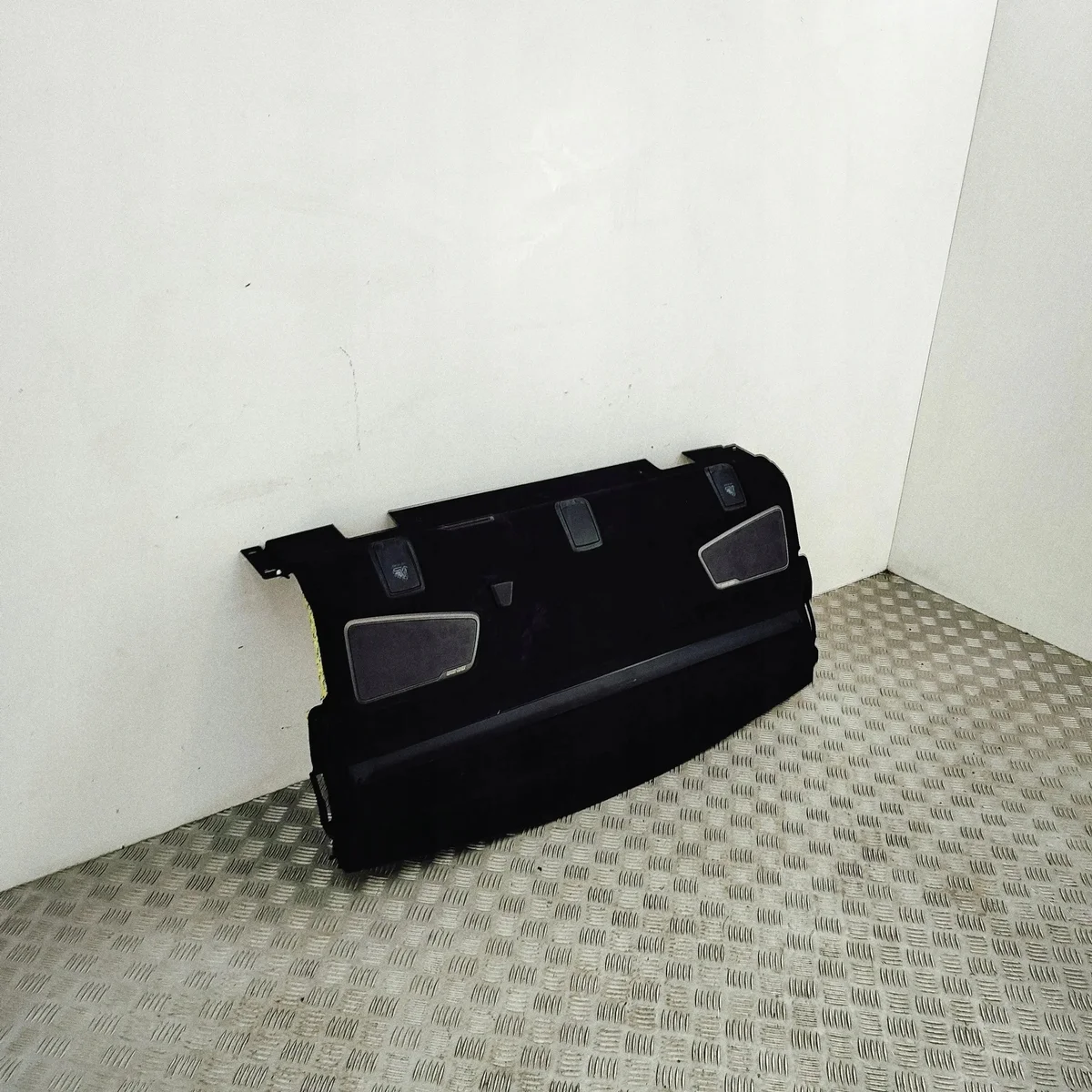 BMW G16 M8 F93 Ablage Alcantara Schwarz image 3
