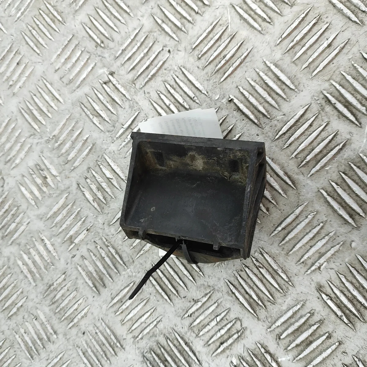 BMW X3 F25 X4 F26 Radiator Mount 7593779