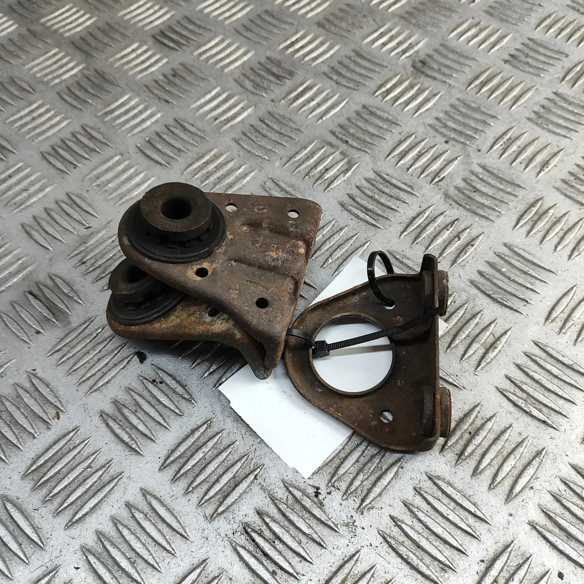 Supporto radiatore Hyundai Santa Fe III usato