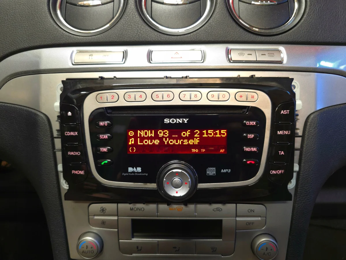Ford S-Max radio Sony DAB MP3 image 3
