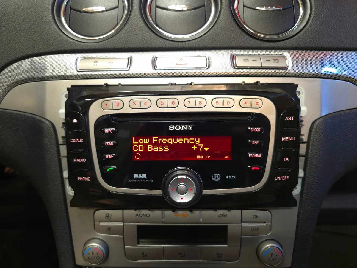 Ford S-Max radio Sony DAB MP3 image 4