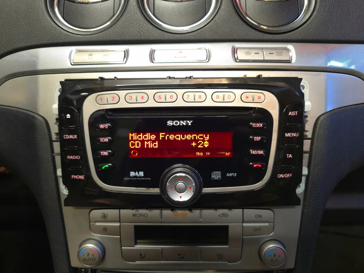 Ford S-Max radio Sony DAB MP3 image 5