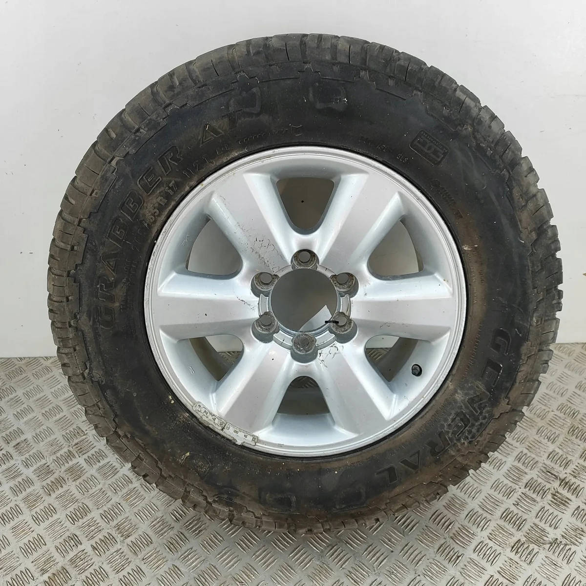 Roue de secours Toyota Hilux VII 426110KC30