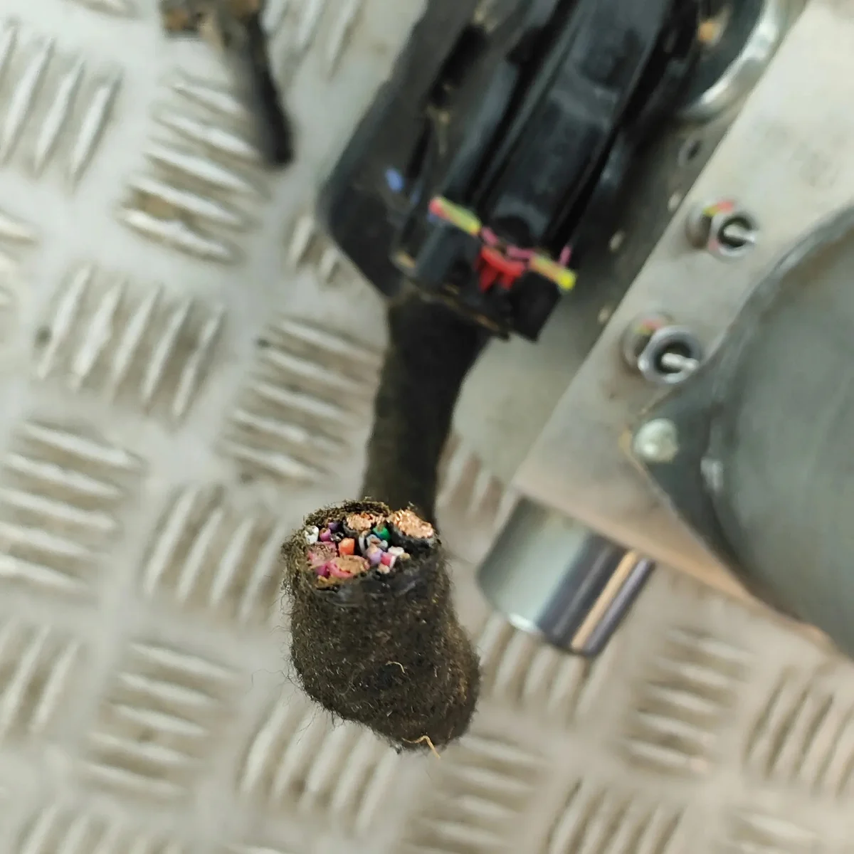 ABS-pump BYD TA3568010F1 - Begagnad image 6