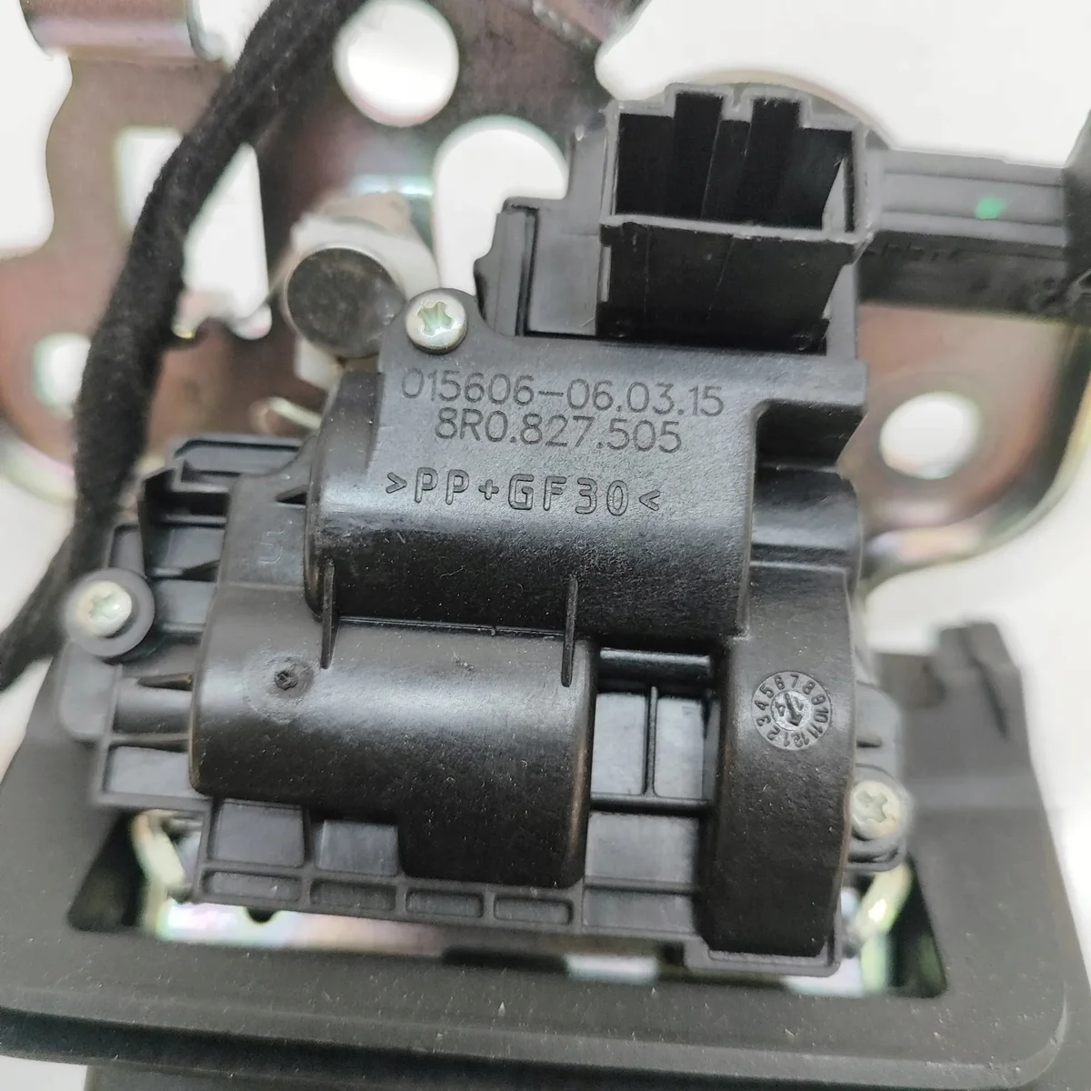 Serrure hayon Audi A6 Avant 4G5 C7 4GD image 7