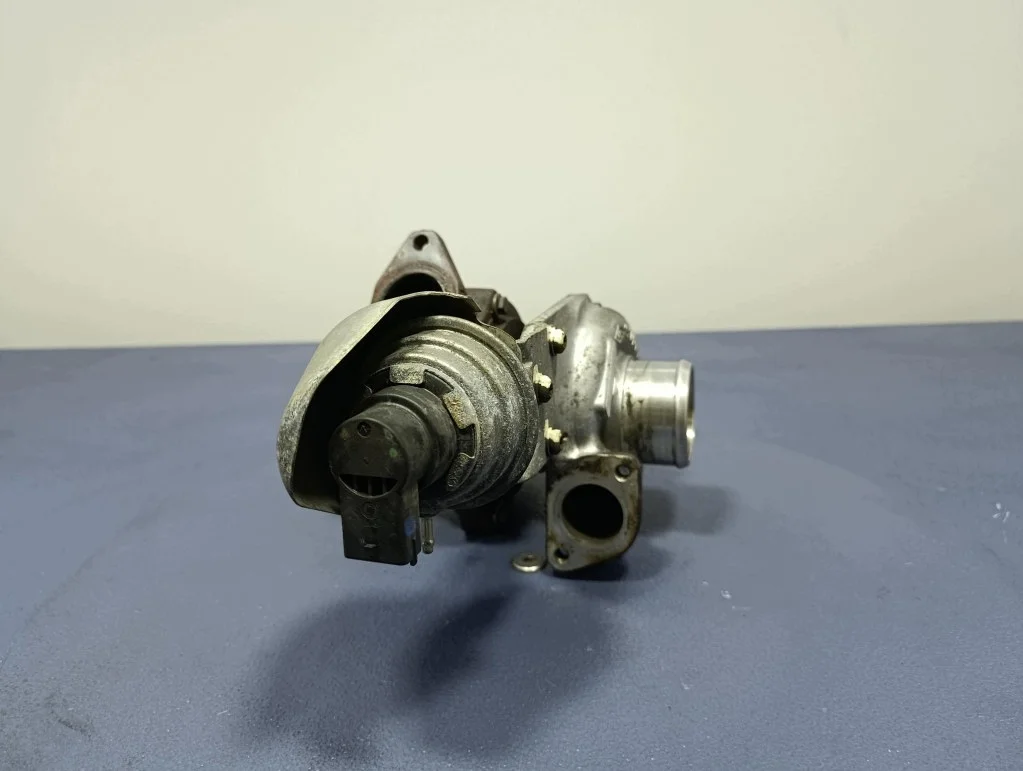 Turbocompresseur Opel Astra J 2.0 CDTI image 8