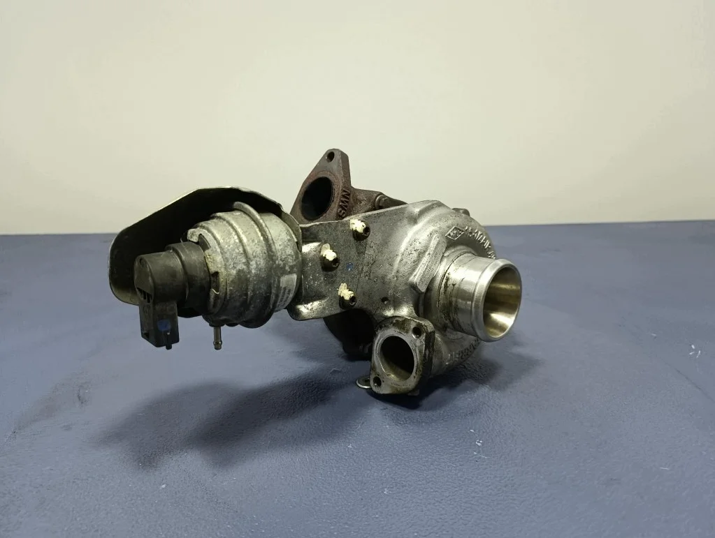 Turbocompresseur Opel Astra J 2.0 CDTI image 9