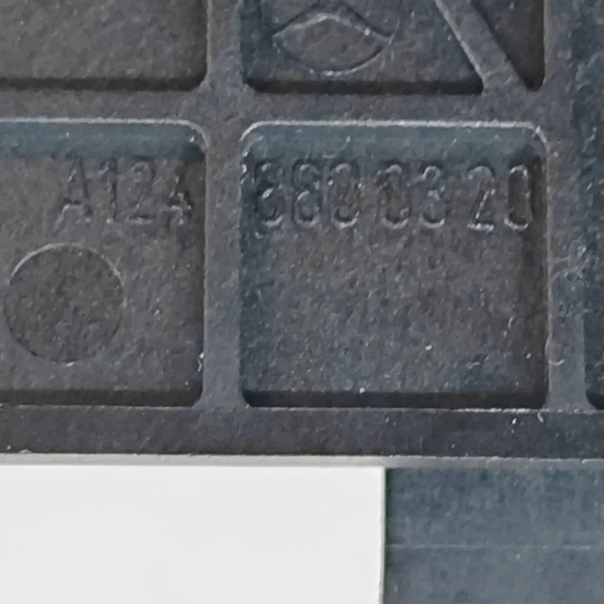Mercedes A1248800320 Griff Motorhaube gebraucht image 6
