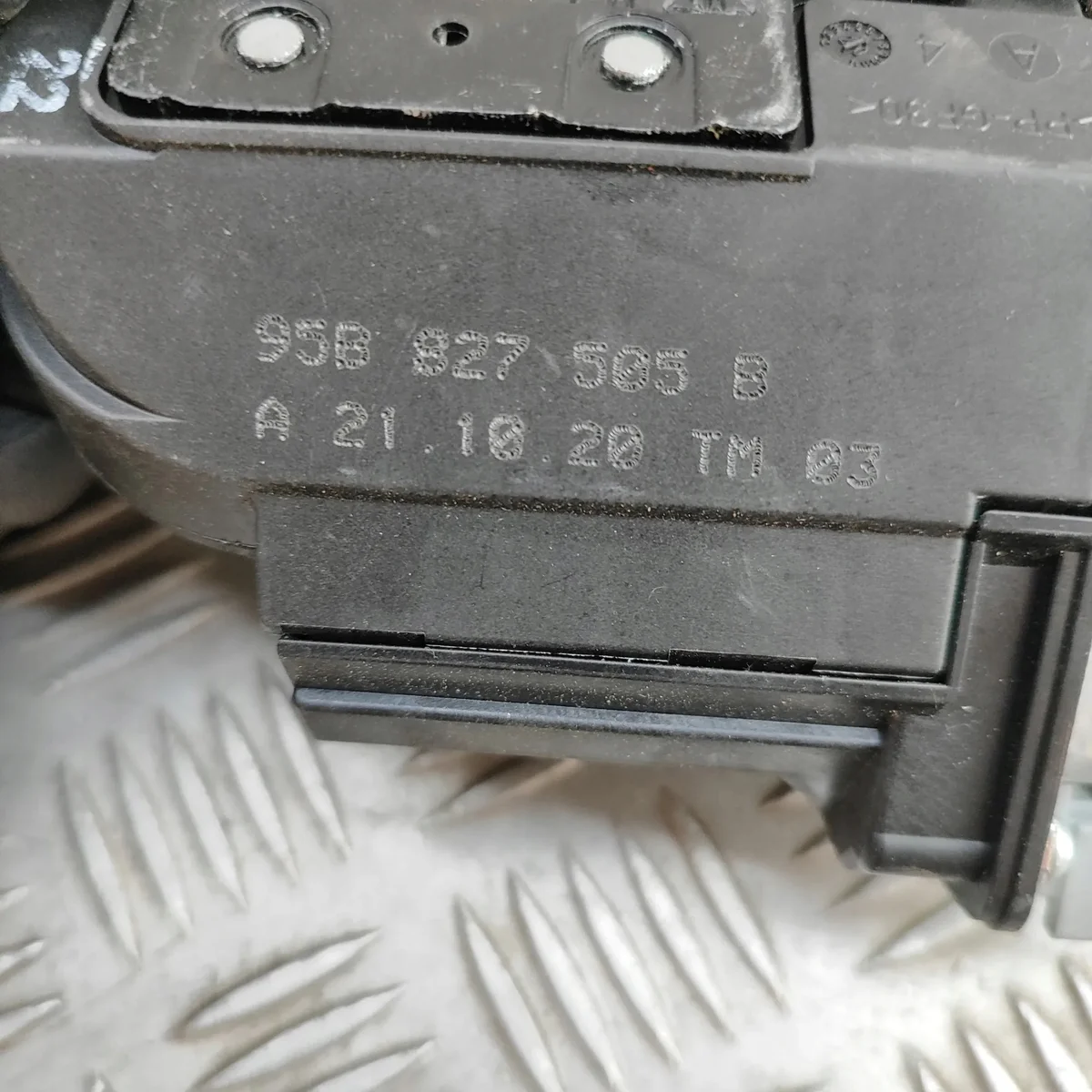 Serrure hayon Porsche Macan 95B827505B image 6