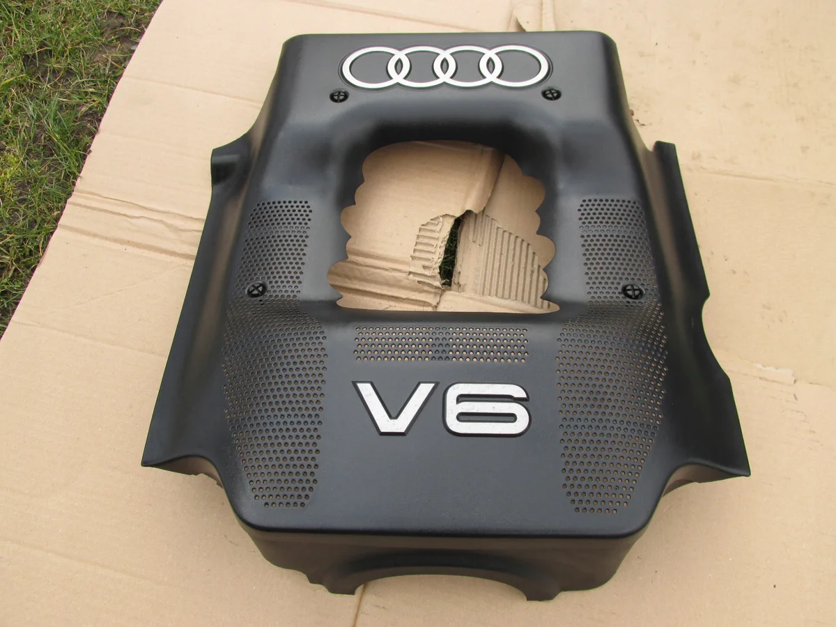 Audi A6 C5 moottorin suojakansi V6