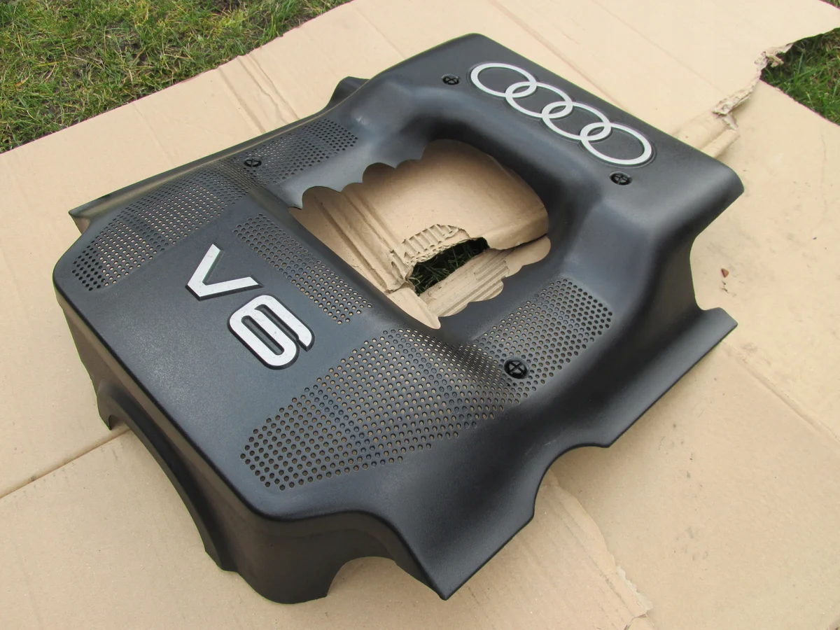 Audi A6 C5 moottorin suojakansi V6 image 3