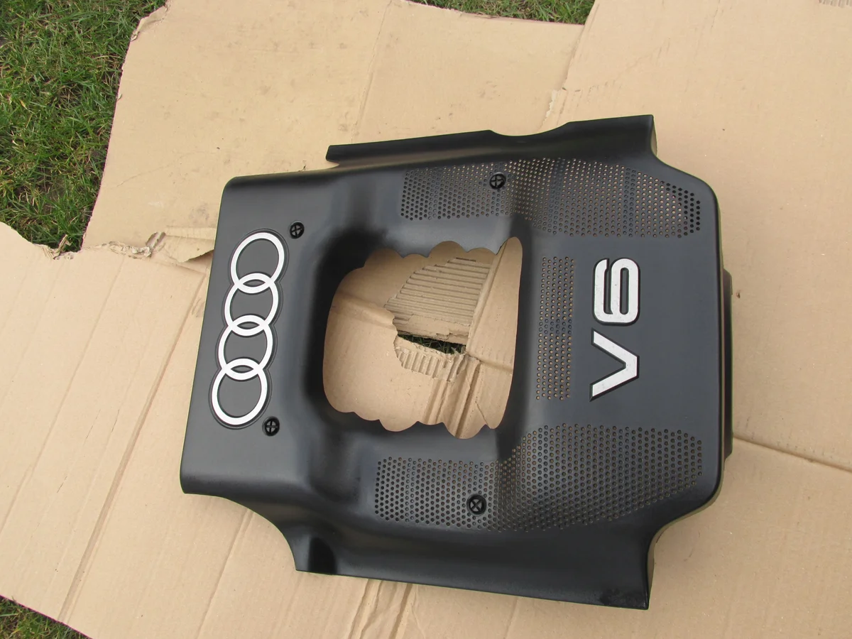 Audi A6 C5 moottorin suojakansi V6 image 5