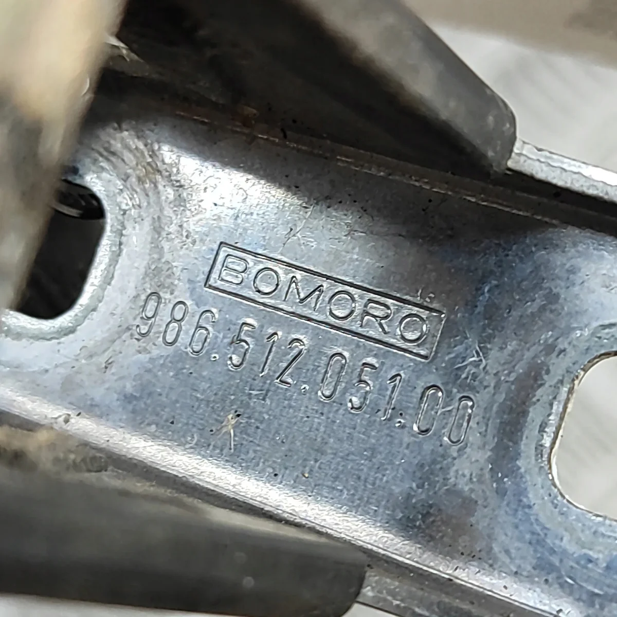 Verrou hayon arrière Porsche Boxster 986 image 6