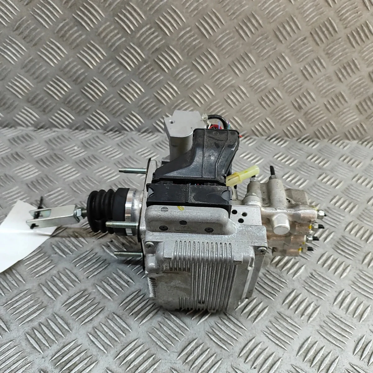 Bomba ABS Lexus NX 4721078111 Usada image 4