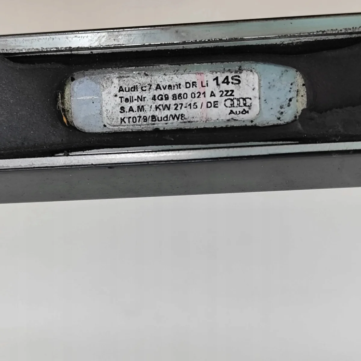 Dachreling links Audi A6 Avant 4G9860021A image 5