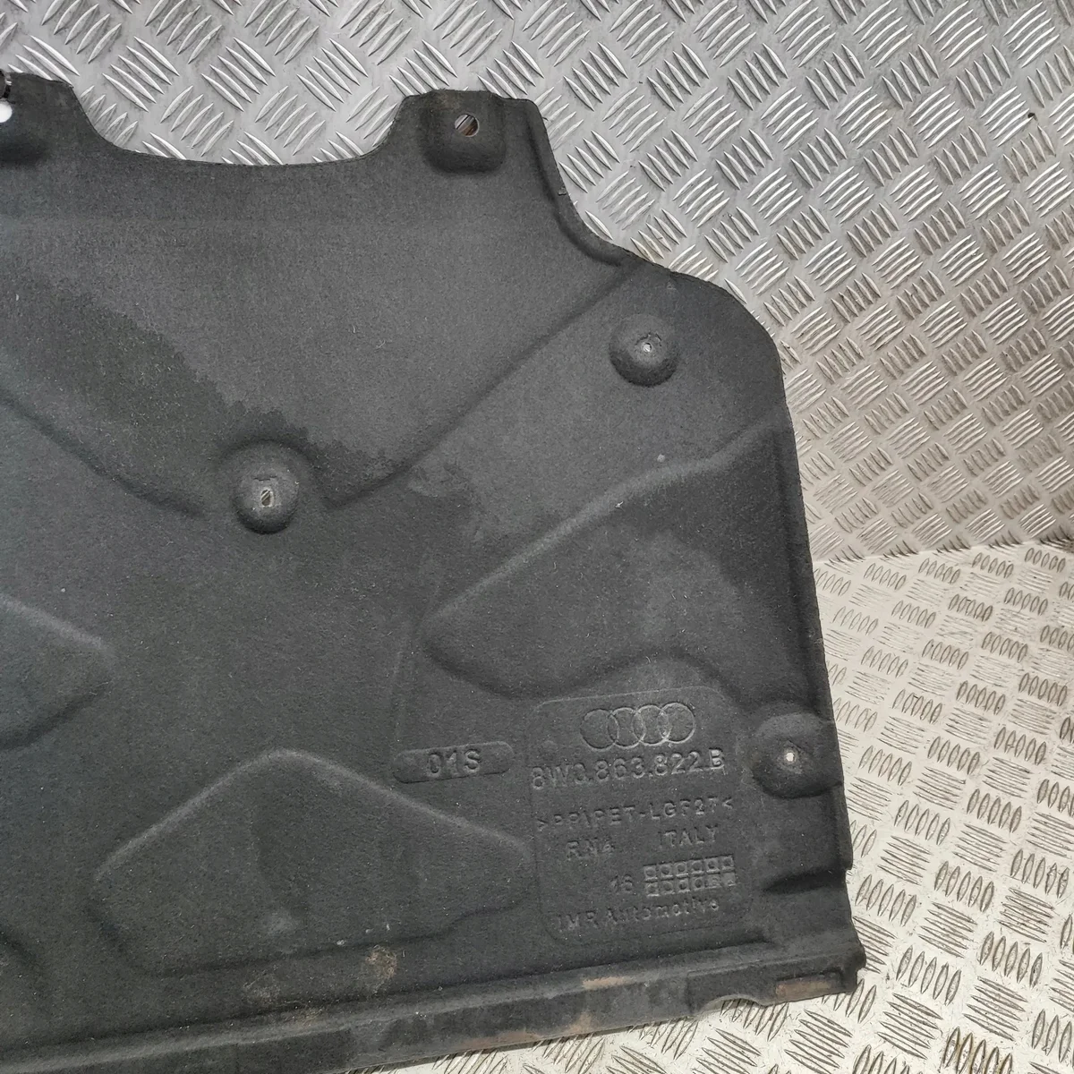 Audi A5 Motorafdekking 8W3863822B Gebruikt image 6