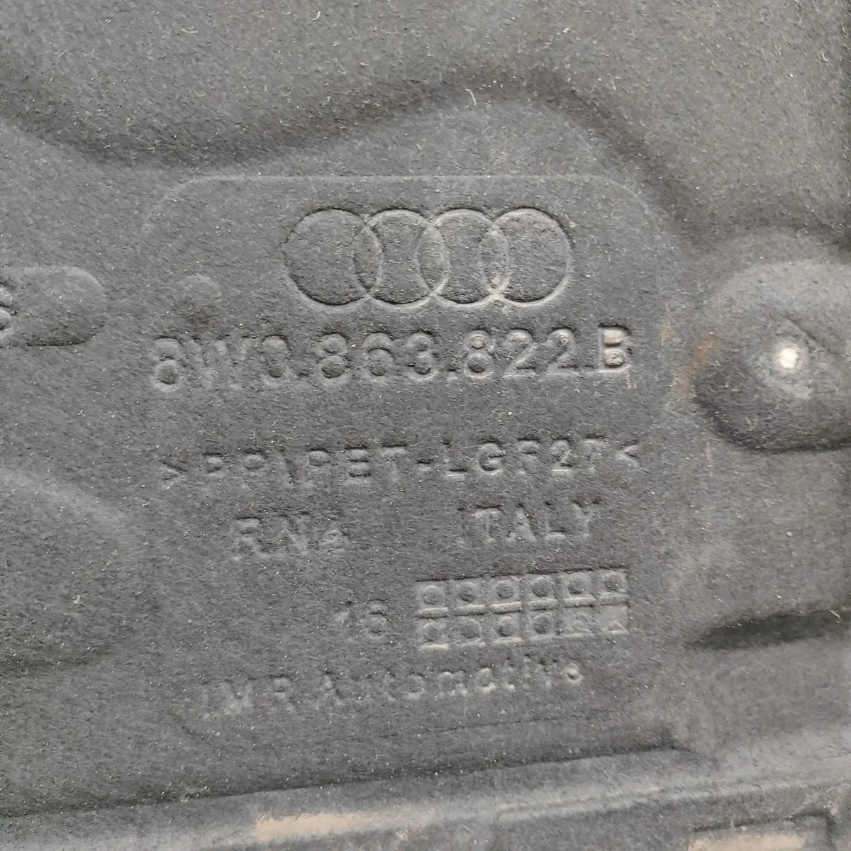 Audi A5 Motorafdekking 8W3863822B Gebruikt image 7