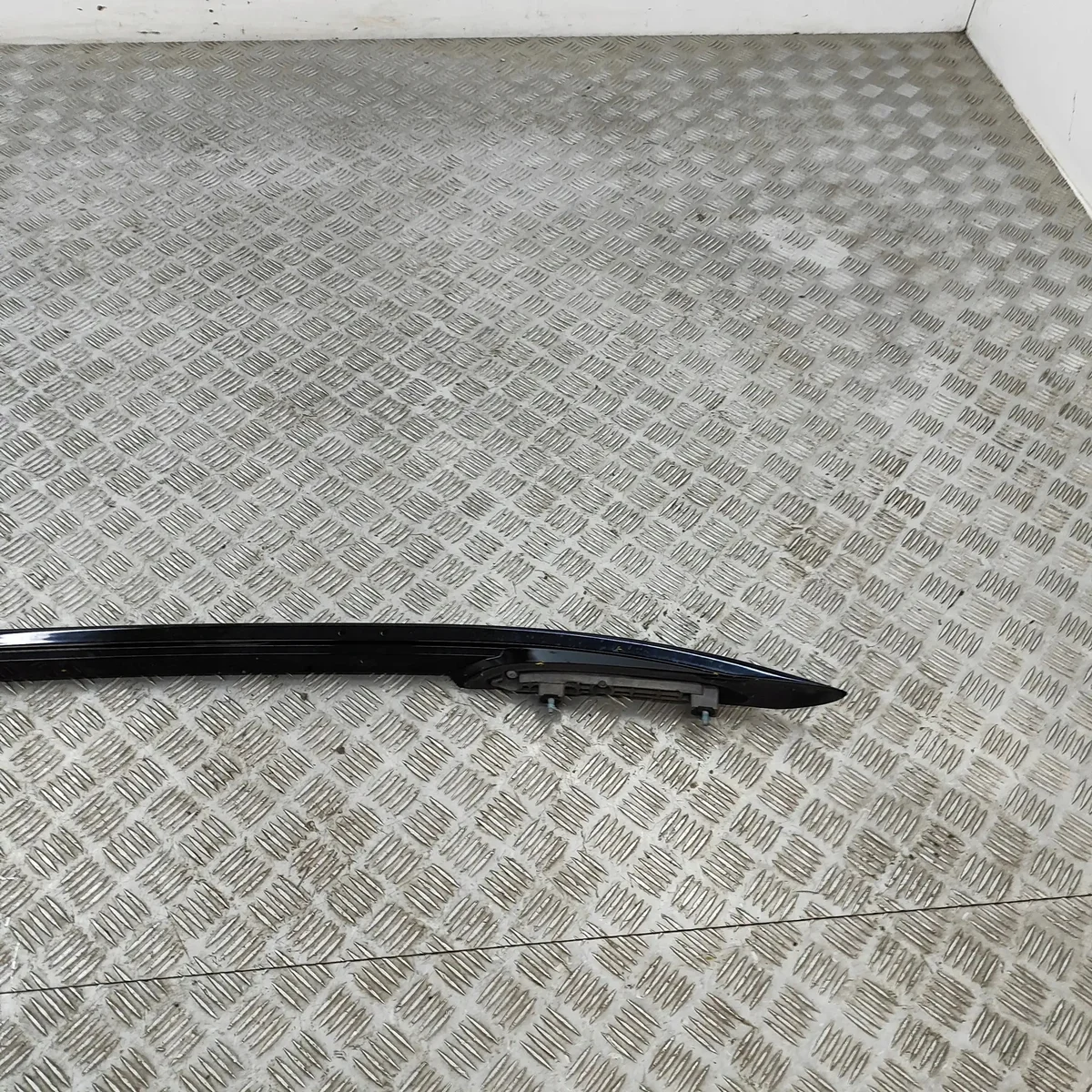 Porsche Taycan 9J1 2022 Dachreling Links image 6
