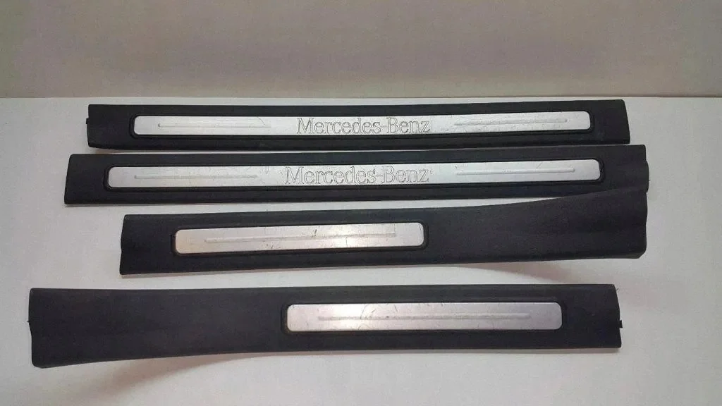 Embellecedor Umbral Puerta Mercedes A W169 Dcho