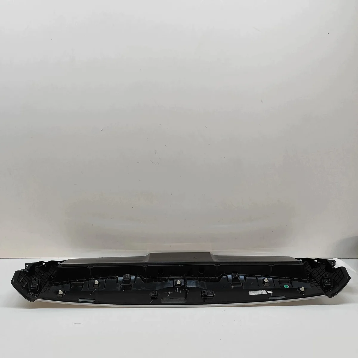 BYD ATTO 3 Trunk Spoiler SC2E5614112 Used image 4