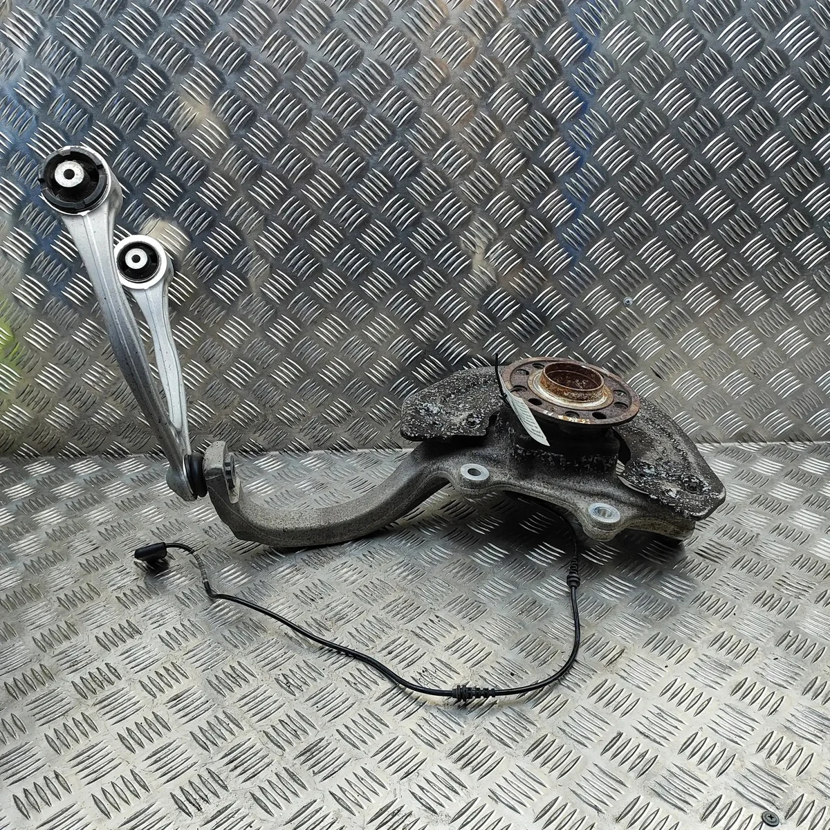 Achsschenkel Rechts Mercedes C Coupe C205 A2053305601 image 3