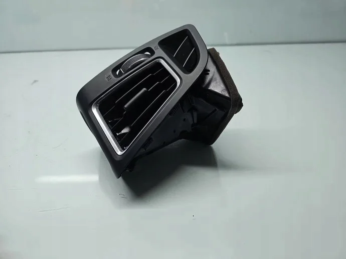 Grille de ventilation gauche Ford Kuga II image 3