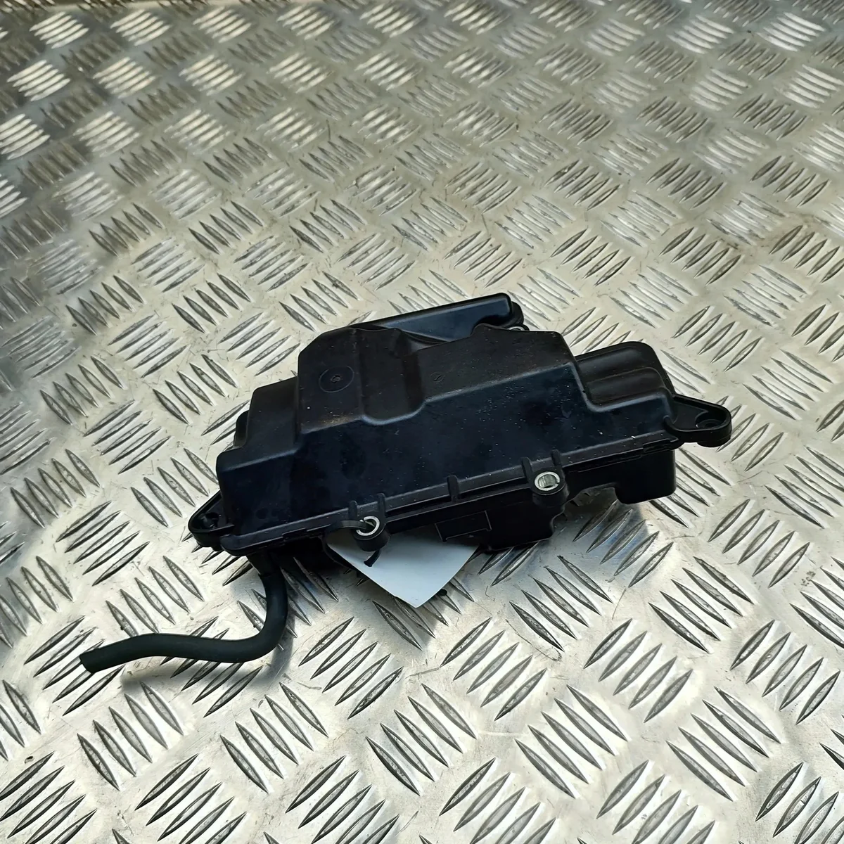 Porsche Cayenne 9Y0/9Y3 Vakuumbehälter image 3