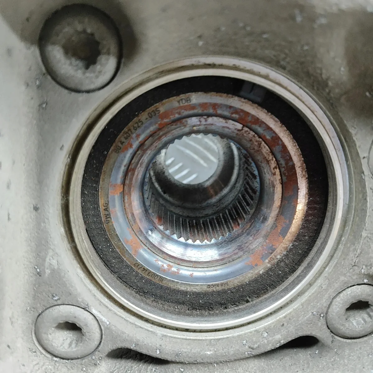 Audi Q5 FY Moyeu Roue Arrière Droit 8W0407607A image 5