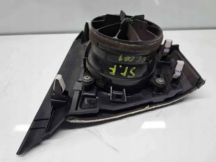 Grelha Ventilação Esquerda Toyota Corolla IX image 4