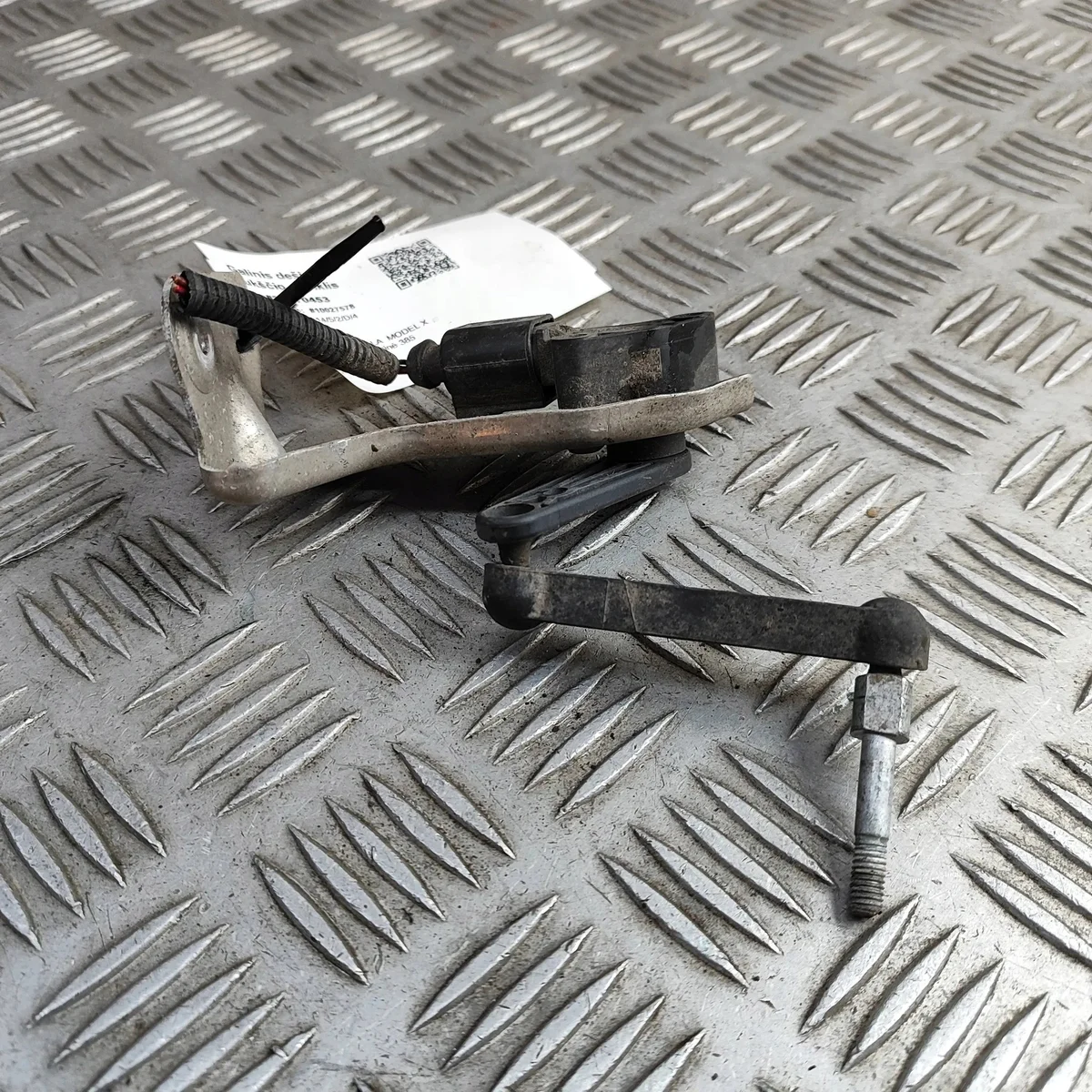 Sensor Nivelamento Suspensão Traseira Direita Tesla S image 3