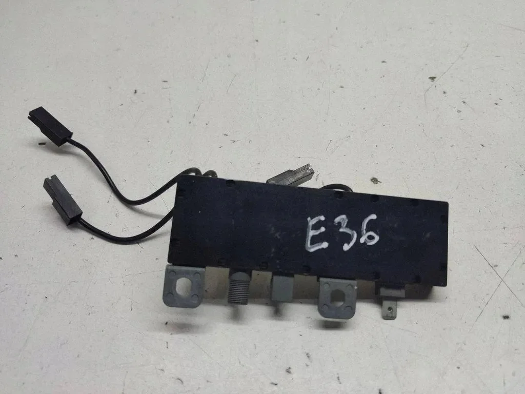 Amplificateur d'antenne BMW OE 1387751 image 6