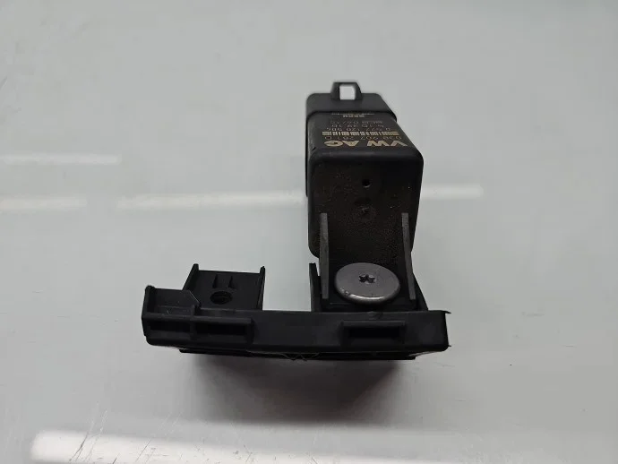 Relais VW Scirocco (137) 2.0 TDI 038907281D image 3