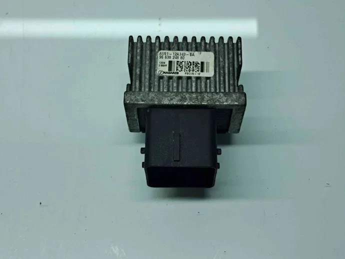 Relé Peugeot 3008 (2009-2016) AV6112A343BA